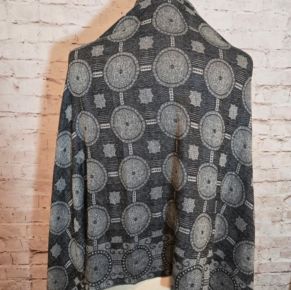 NEW Jerusalem 100% Cashmere Black & White Shawl Scarf with fringe - Picture 3 of 3